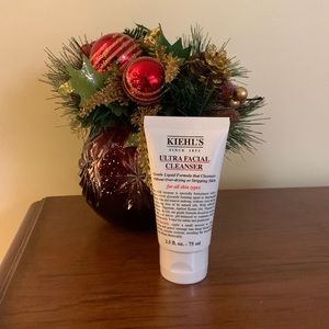NWT Kiehl’s Ultra Facial Cleanser - 2.5 Fl oz/75 ml